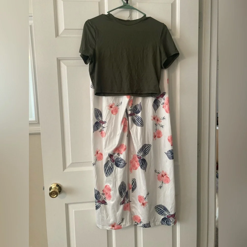 SET! Floral flare pants& Crop Top - Picture 2 of 4